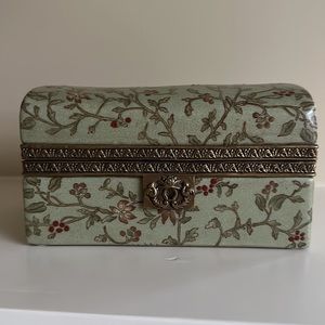 🤩 Decorative Box - Stunning!